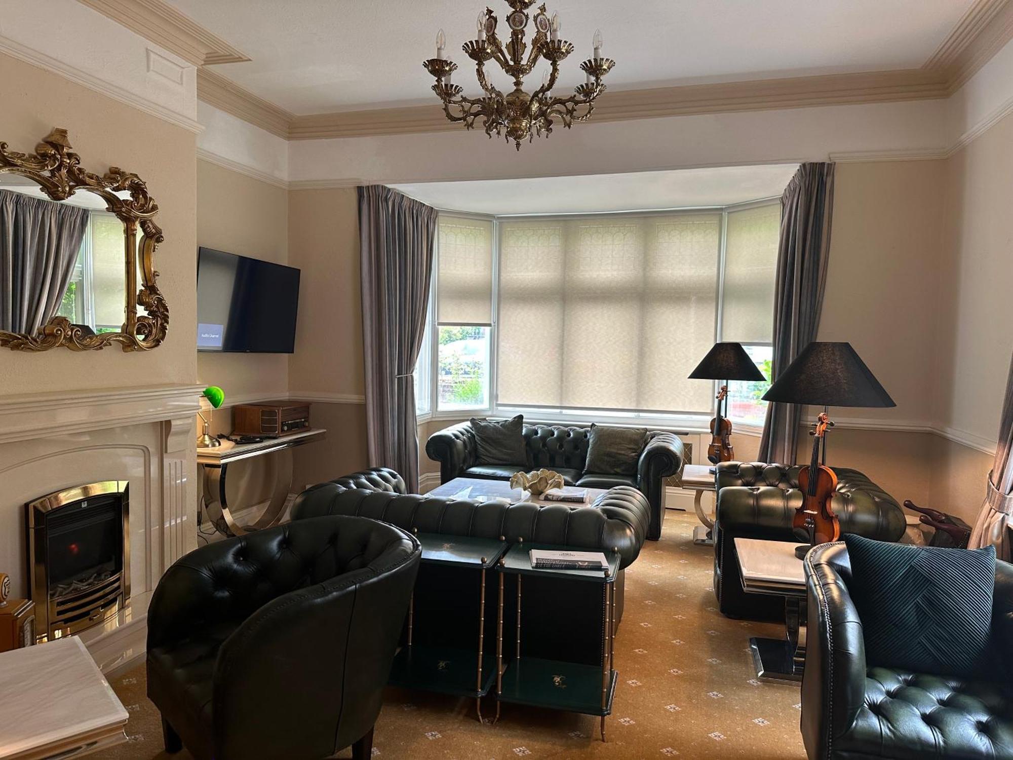 Chester House Guest House Екстер'єр фото The living room at the Old Rectory