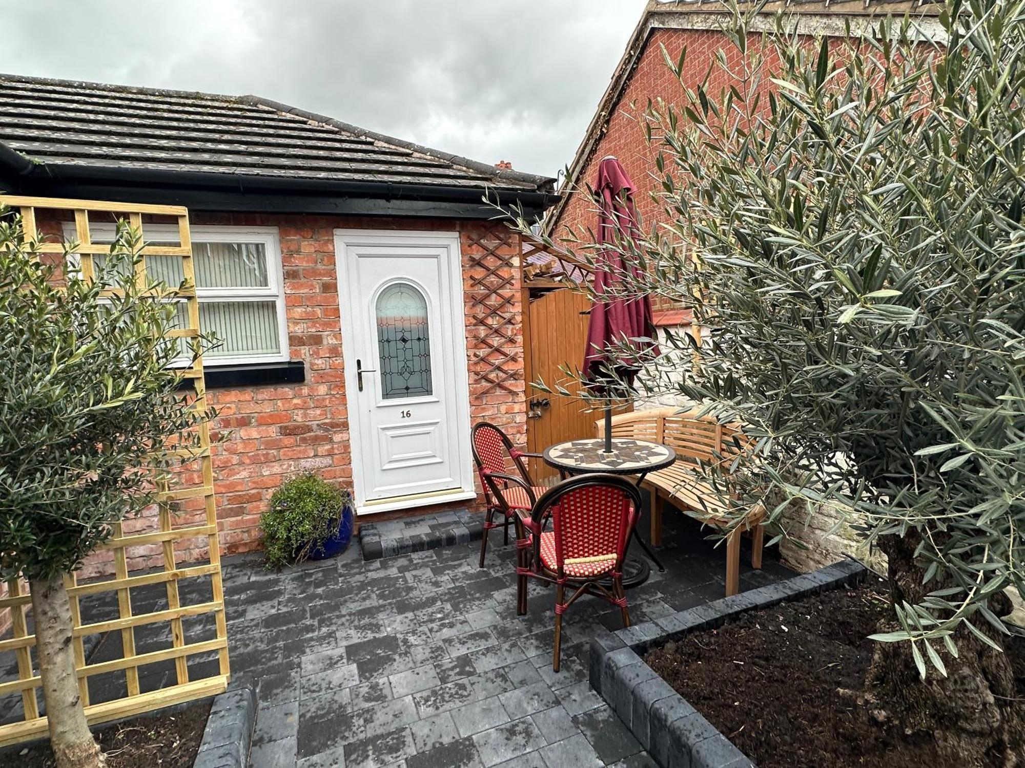 Chester House Guest House Екстер'єр фото Olive trees in the UK