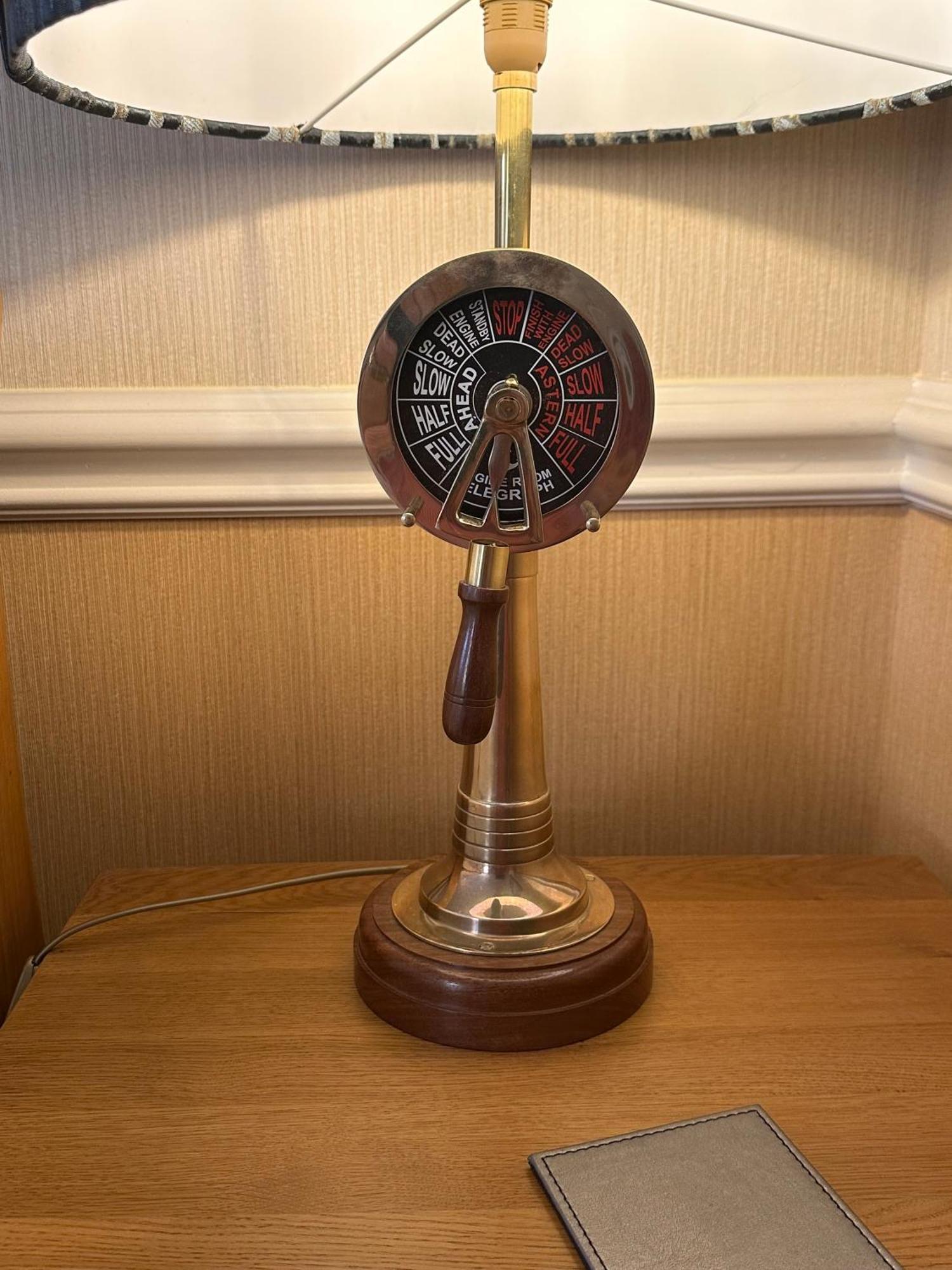Chester House Guest House Екстер'єр фото A 1970s-era Western Electric 2500 telephone